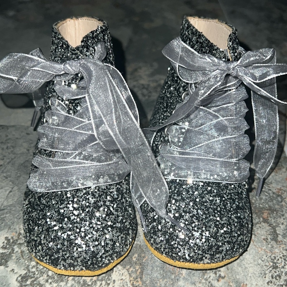 A Bear Co infant sparkle boots. Size 3